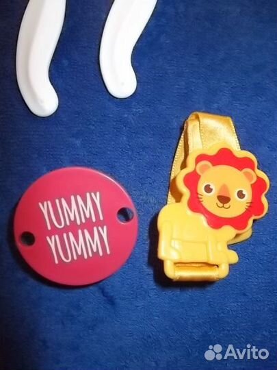 Молокоотсос, бутылочки Avent, ложки, вилки, расчес