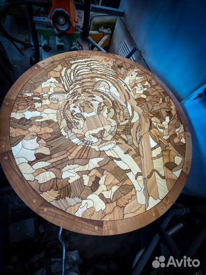 Журнальный столик