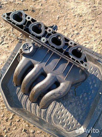 Коллектор впускной Гольф 4. 1.4 л 2000г