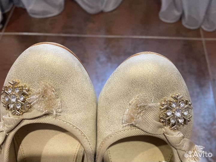 Туфли для девочки 30 и 31 размер