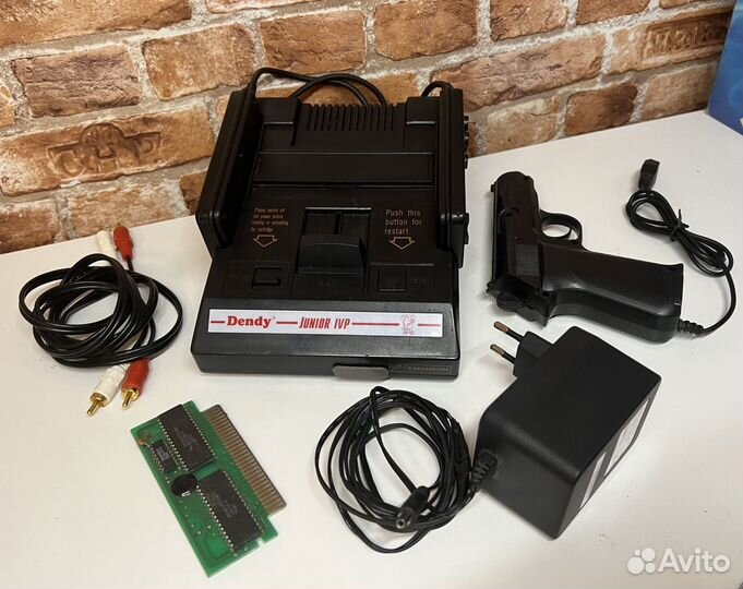 Старая игровая приставка Dendy Junior IVP Steepler