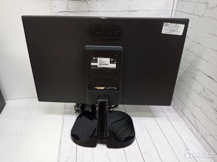 Монитор LG 19.5