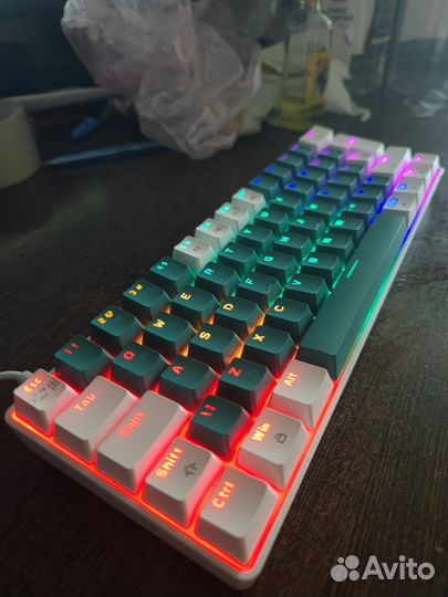 Игровая механическая клавиатура белая