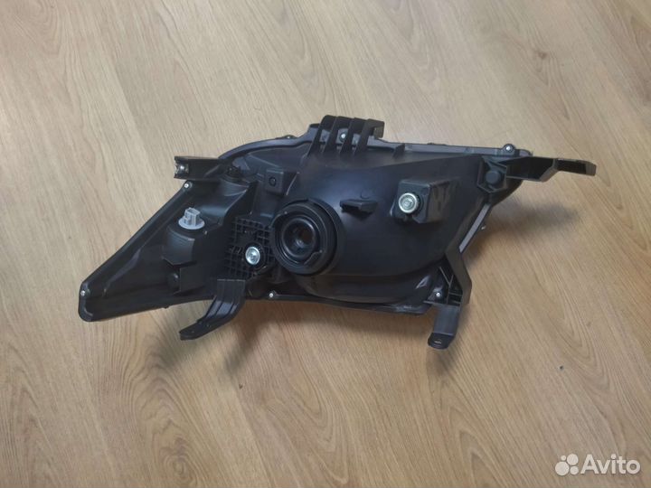 Фара Toyota hilux 11-15 года