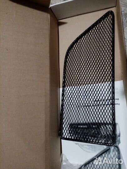 Рамка радиатора защитная Suzuki SX4