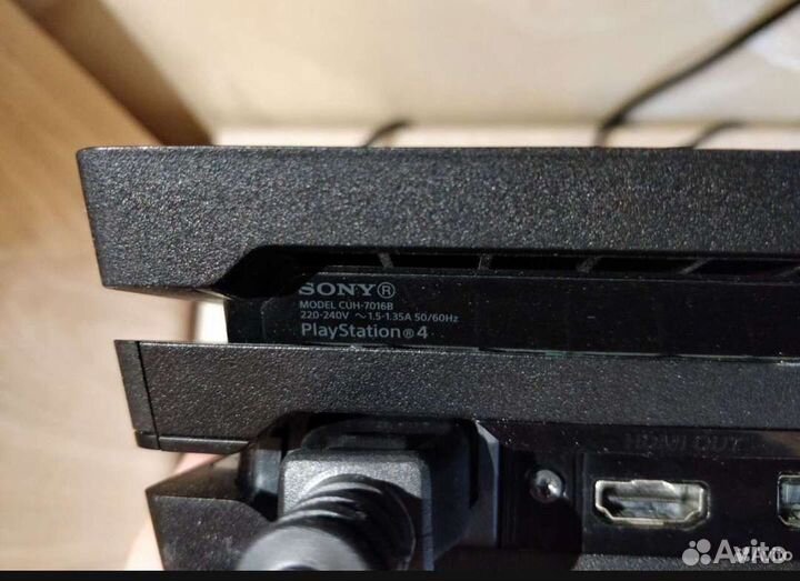 Sony ps4 PRO 1tb 9.0