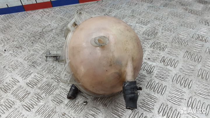 Бачок расширительный Volkswagen Passat B6 2006