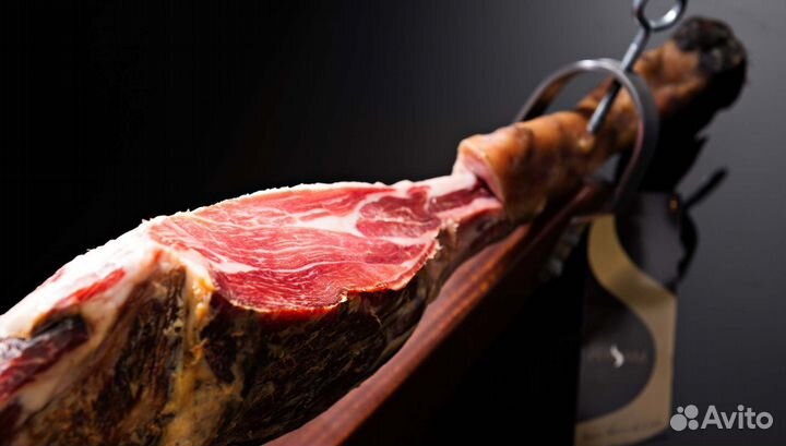 Хамон серрано нога на кости