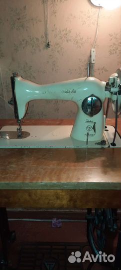 Старинная швейная машинка Tikkakoski