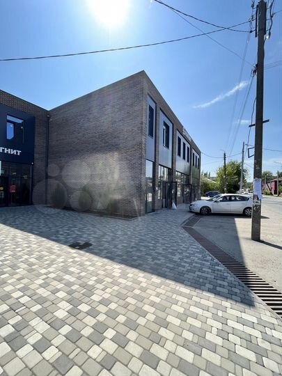 Офисы, аптеки, одежда, 42 м2-1 эт и 750 м² 2 эт