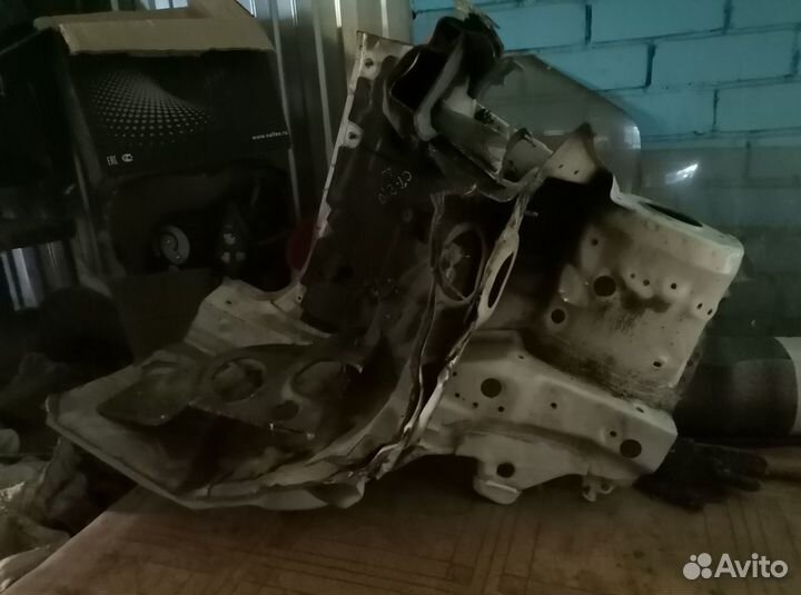 Стакан левый тойота st210