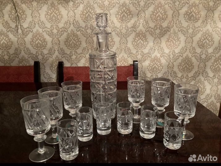 Гарнитур (хрустальный штоф, рюмки, стопки)
