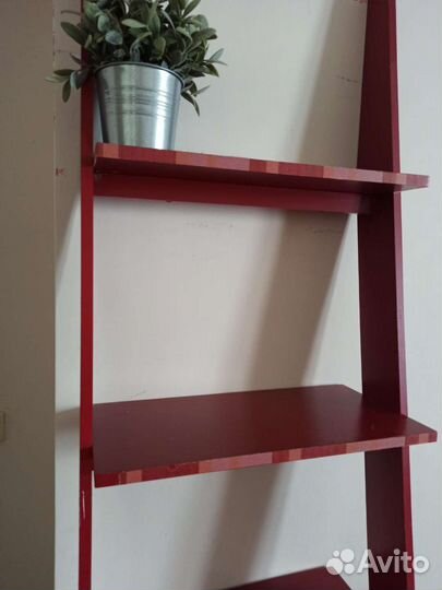 Стеллажи красные