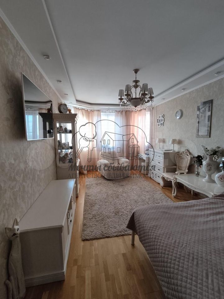 2-к. квартира, 74 м², 8/17 эт.