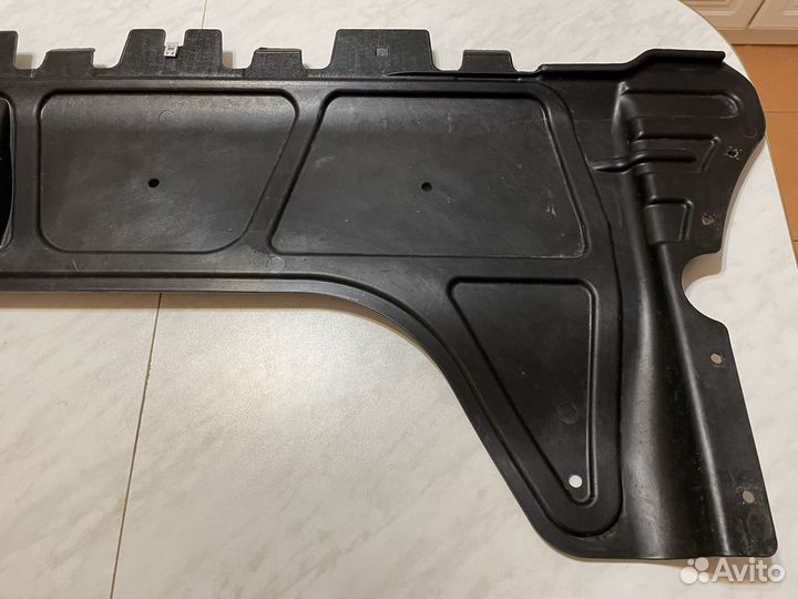 Защита двигателя VAG 3Q0 825 235 A