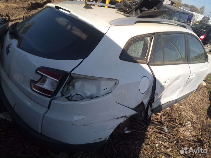 Крышка багажника Рено Меган 3