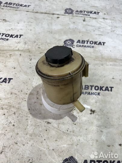 Бачок гур Nissan Primera P11