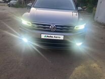 Volkswagen Tiguan 2.0 AMT, 2018, 85 000 км, с пробегом, цена 2 675 000 руб.