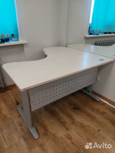 Письменный стол