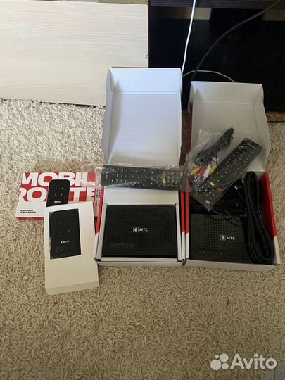 Полный комплект МТС тв и интернет роутер