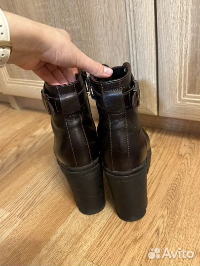 Ботинки женские
