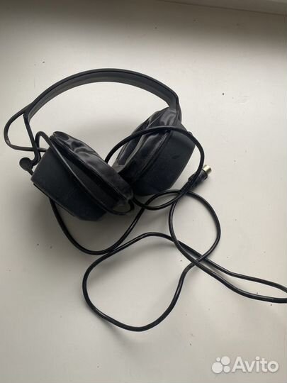 Усилитель, проигрыватель, наушники и колонки