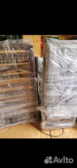 Детская кроватка с маятником и ящиком