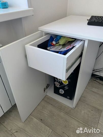 Компьютерный стол