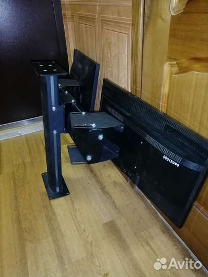 Стойка (кронштейн) для мониторов