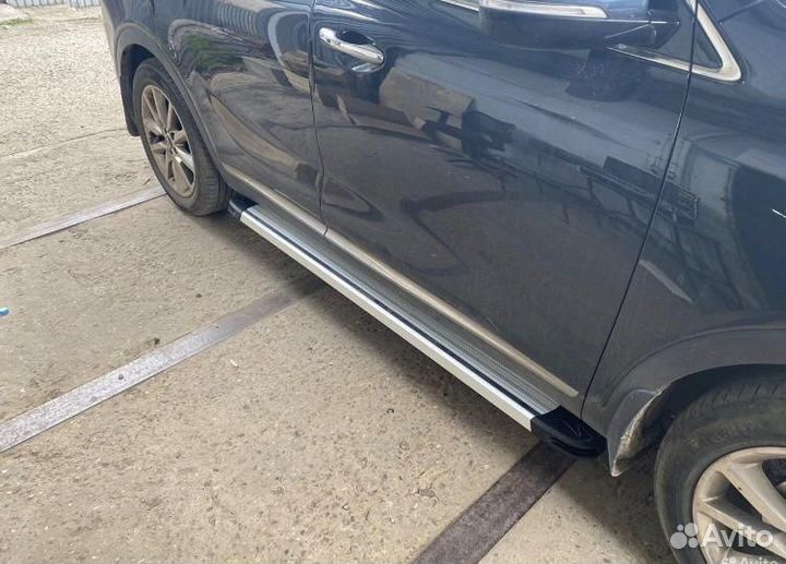 Пороги ступеньки Hyundai IX35 (10 вариантов)