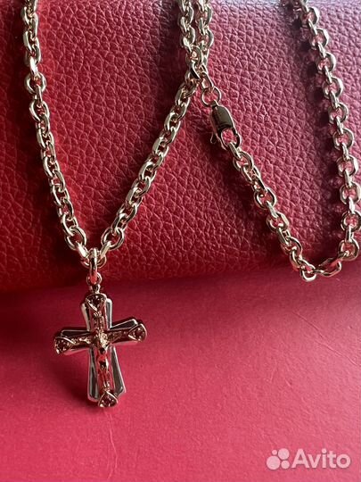 Крест и цепь