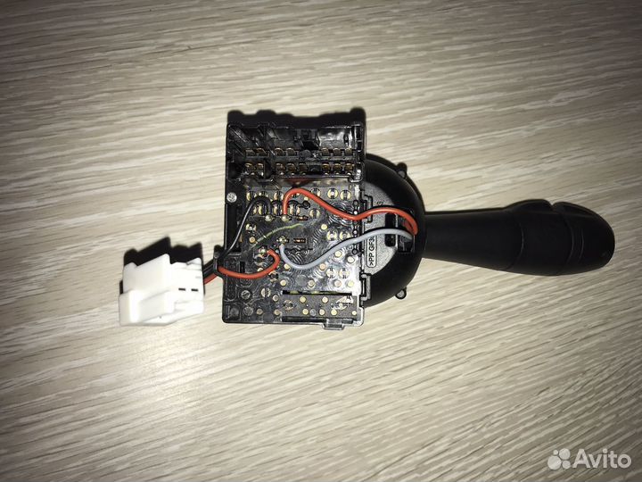 Подрулевой переключатель LADA Vesta без птф