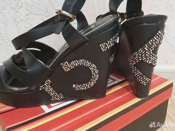 Босоножки женские 37 размер