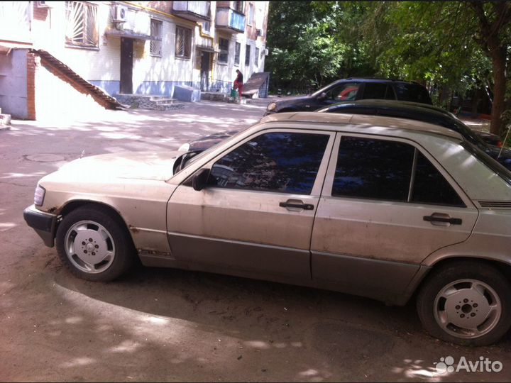 Mercedes-Benz 190 (W201), 1990