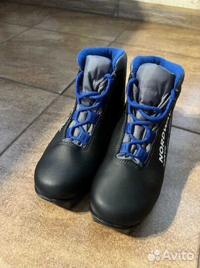 Лыжные ботинки