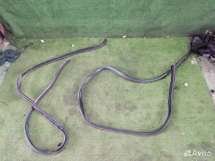 Уплотнение двери заднее Ford Explorer XLT 4.0 2006