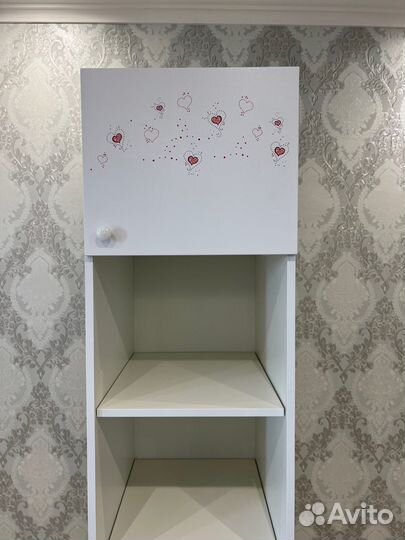 Шкаф пенал с выдвижными ящиками