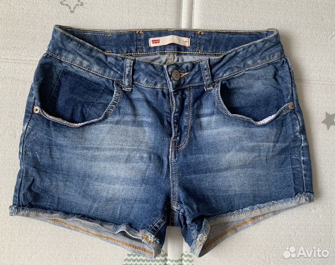 Джинсовые шорты levis