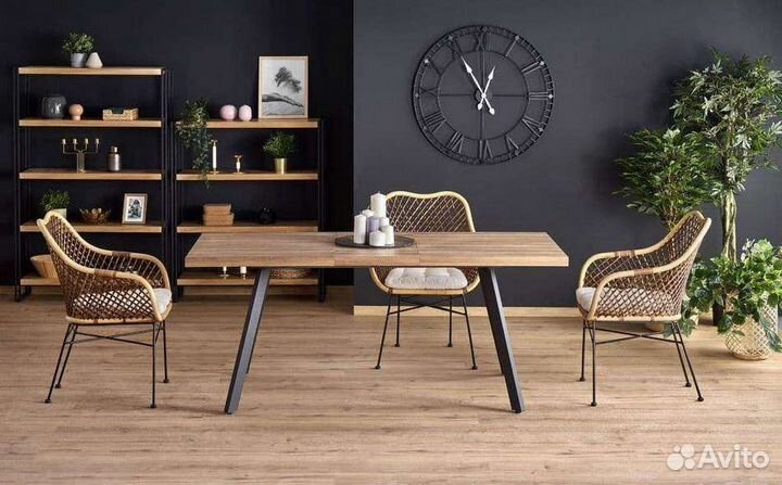 Стол обеденный