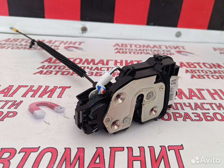 Замок двери задней левой Джили Кулрей SX11