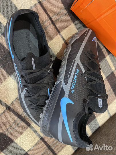 Футбольные бутсы Nike phantom GT
