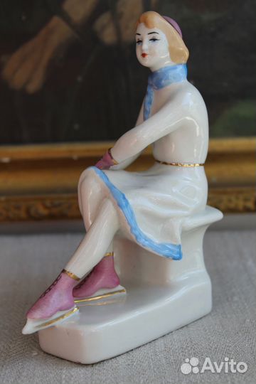 Статуэтка фарфор На Катке. Фигуристка