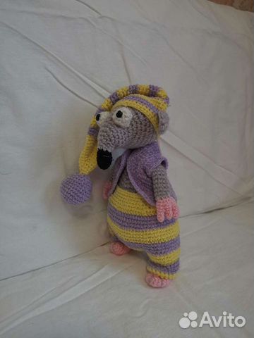 Крыса вязаная в пижамке