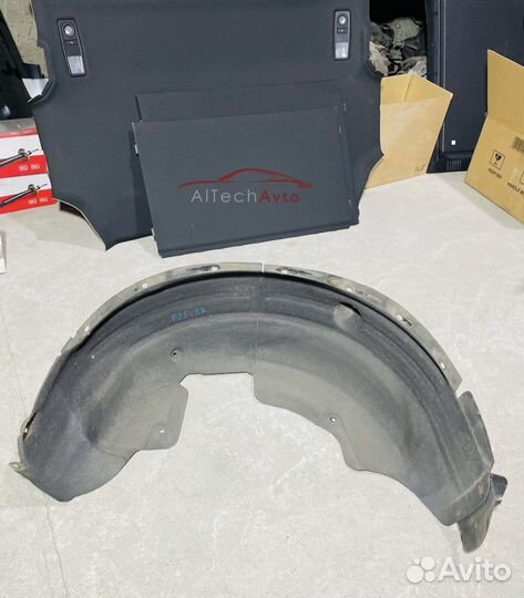 Подкрылок задний правый BMW X3 F25