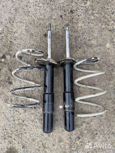 Передние амортизаторы с пружинами BMW 525i (E60)