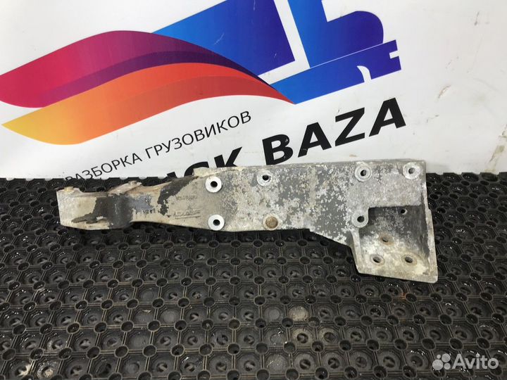 1241600 Кронштейн корпуса подножек правый Daf CF