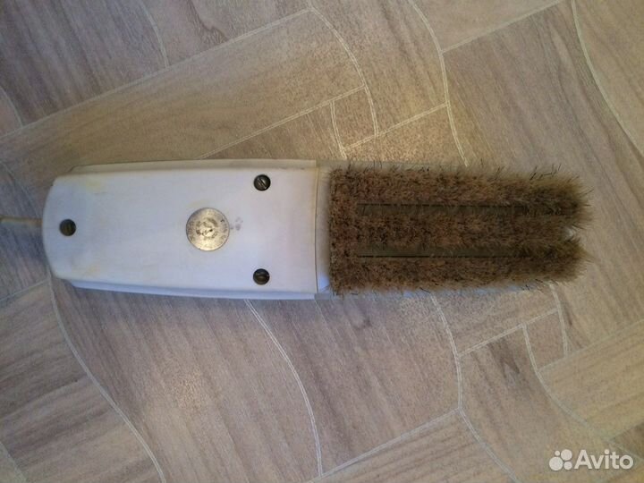 Электрощетка-пылесос «Ветерок 3»