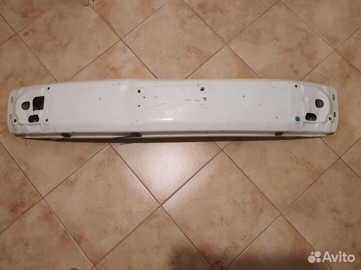 Продам бампер передний