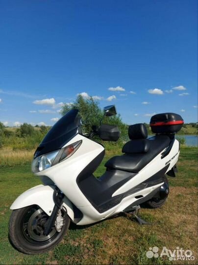 Suzuki skywave. Suzuki burgman