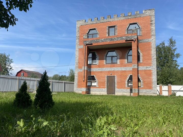 Дом 225 м² на участке 8 сот.